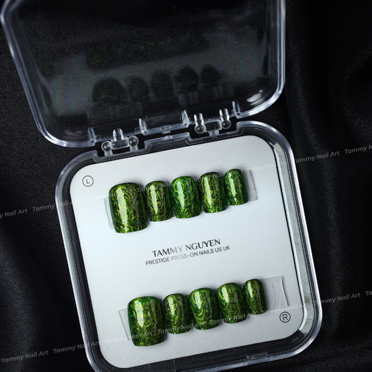 Press-on Nails Goblin Glow