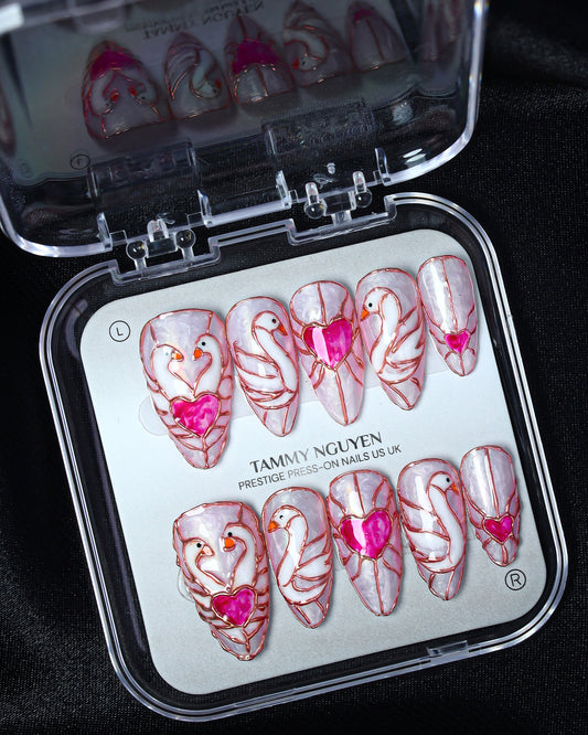 Press On Nails Luxury Swan Almond