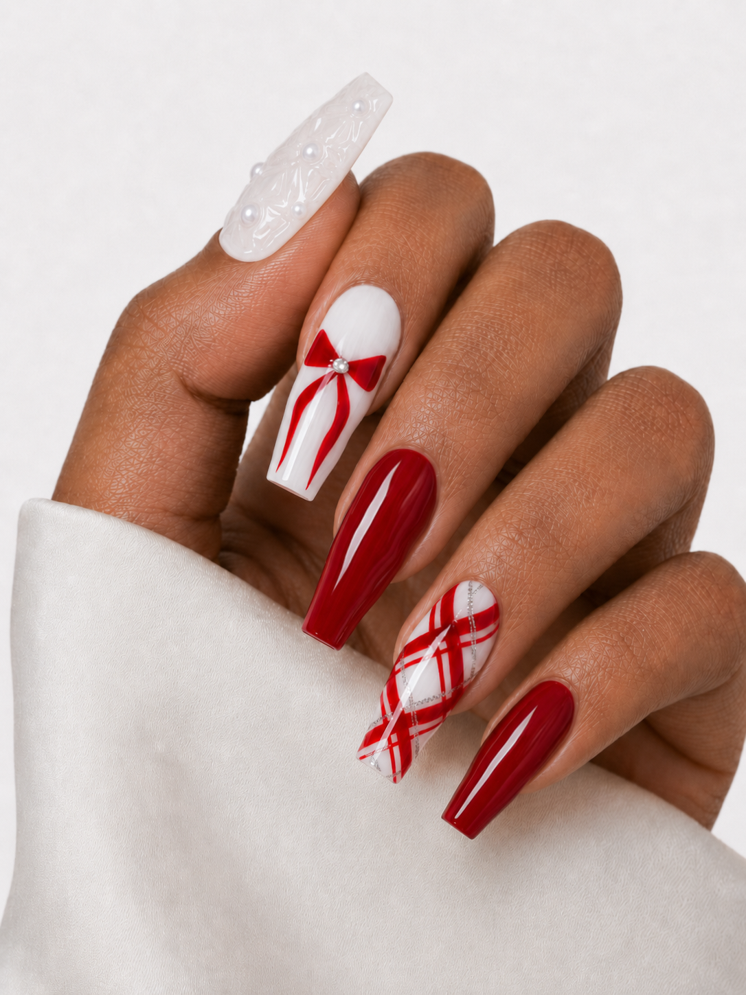 Press On Nail Scarlet Ribbon