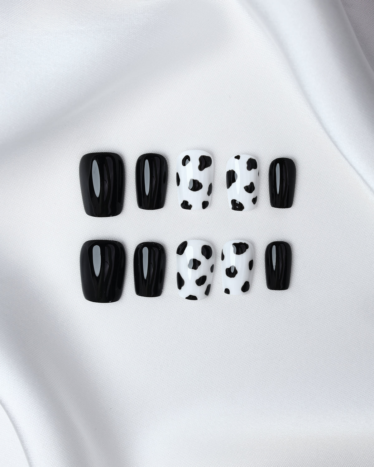 Press-on Nails Cow Print Chic