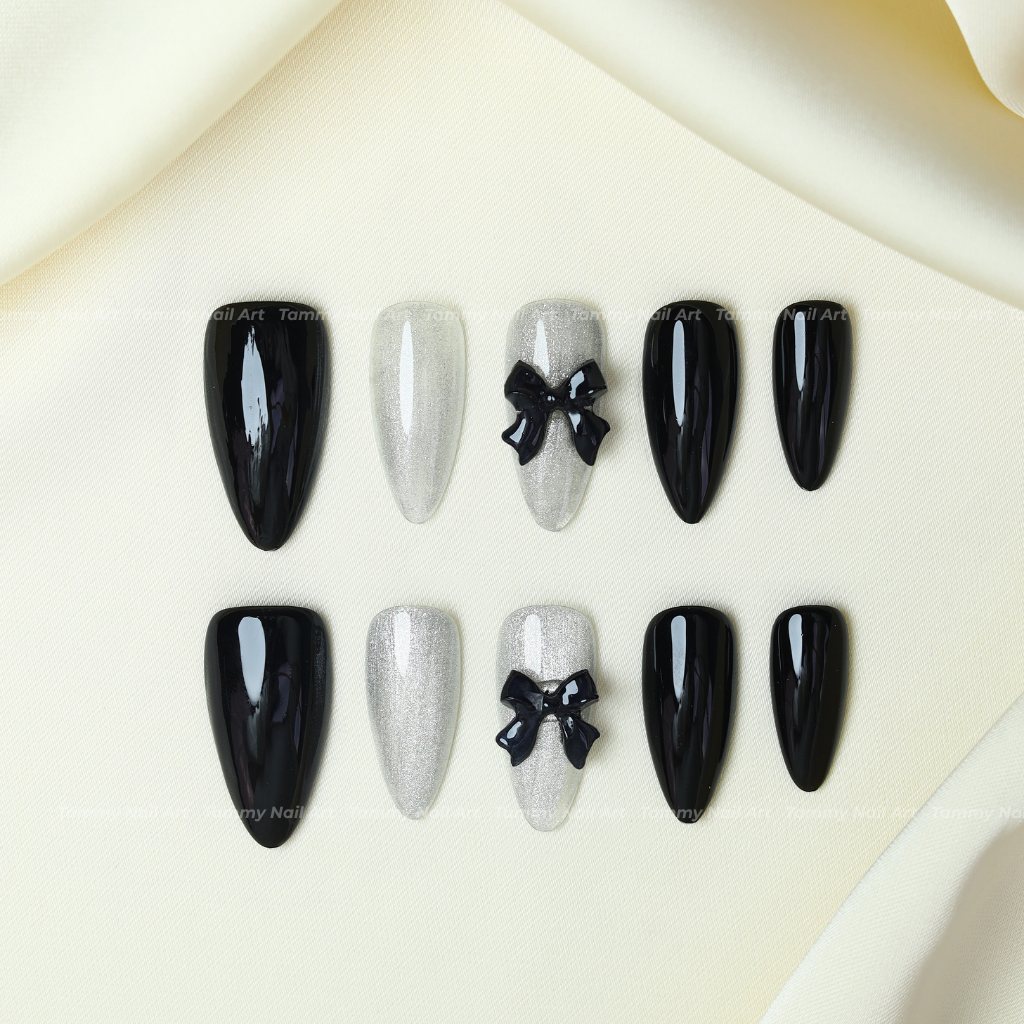 Press-on Nails Noir Ribbon