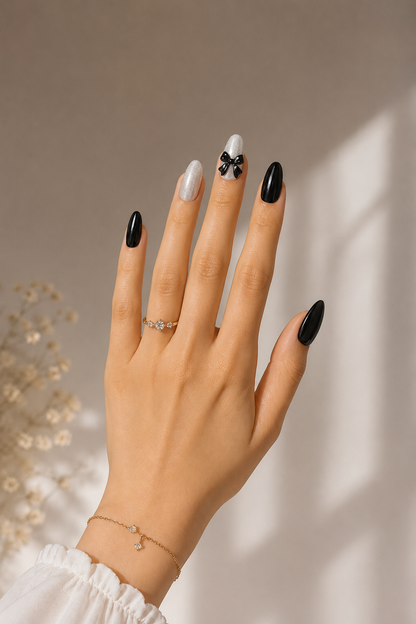 Press-on Nails Noir Ribbon