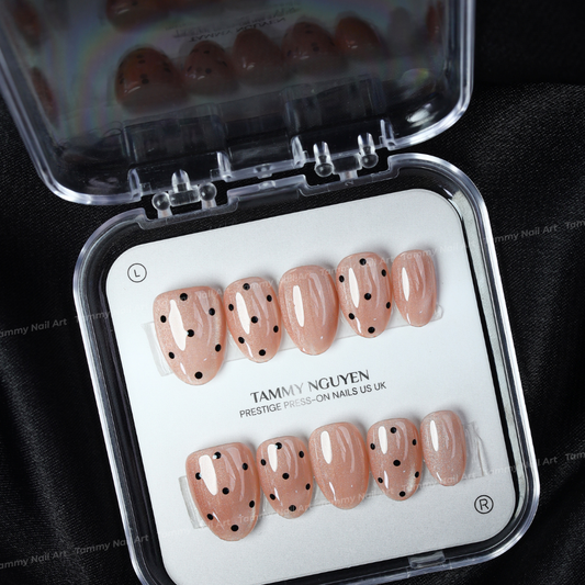 Press-on Nails Pinky Polka
