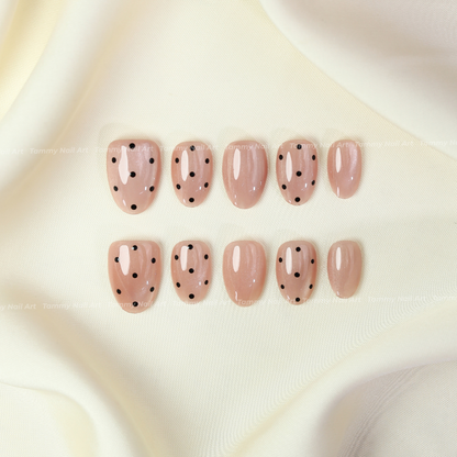 Press-on Nails Pinky Polka