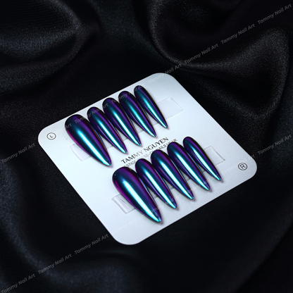 Press-on Nails Cyber Siren