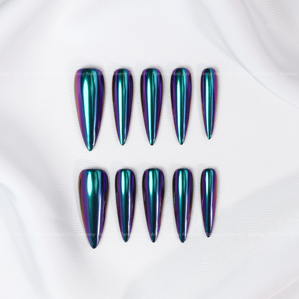 Press-on Nails Cyber Siren