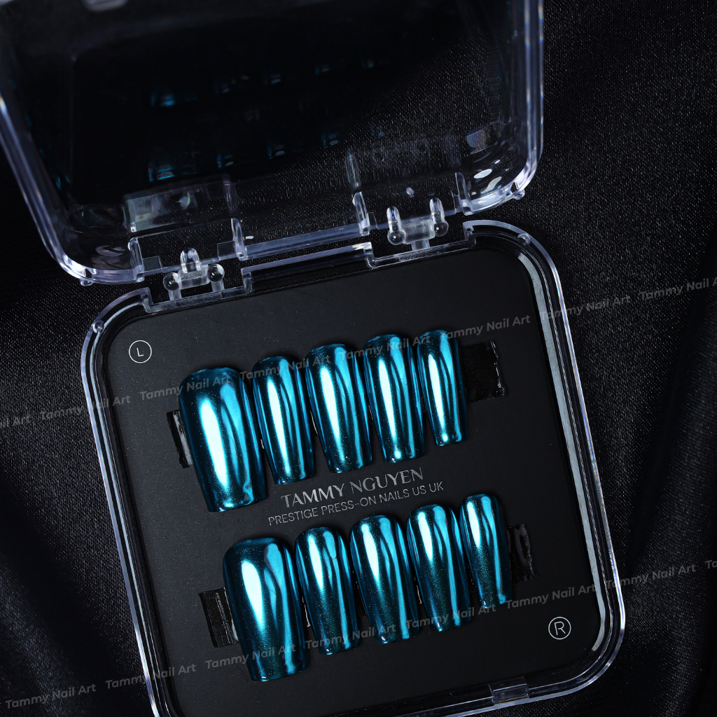 Press-on Nails Cyber Abyss