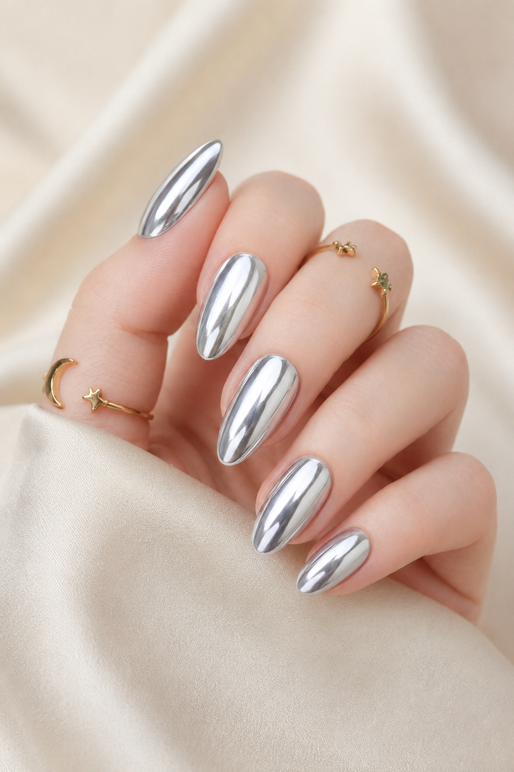 Press-on Nails Silver Glow