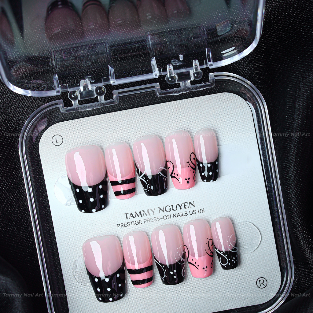 Press-on Nails Dotty Babe