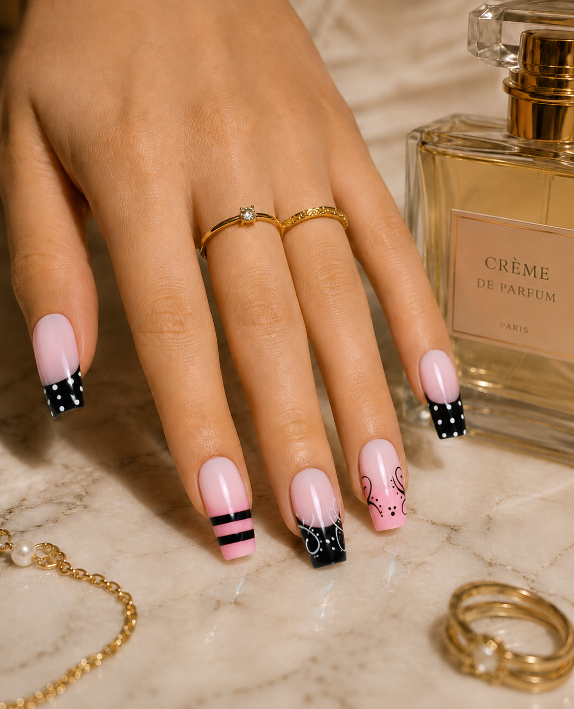 Press-on Nails Dotty Babe