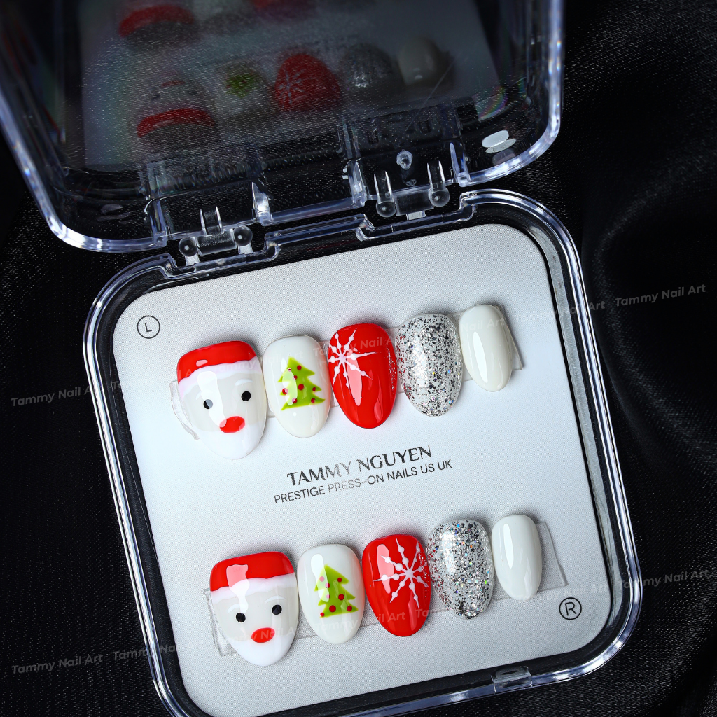 Press-on Nails Santa Magic