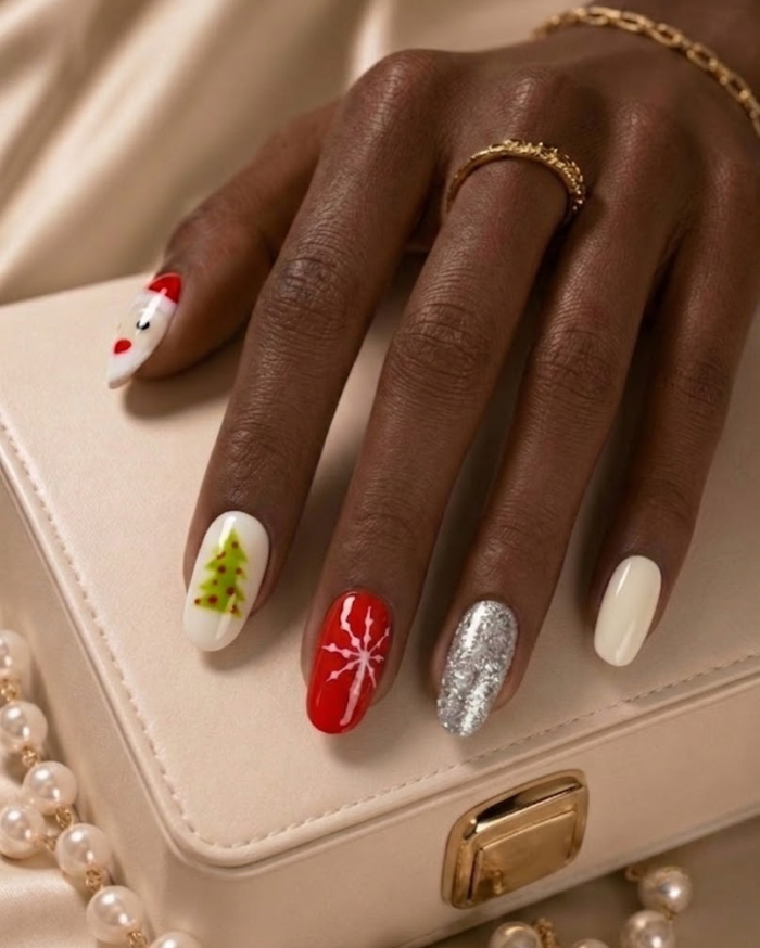Press-on Nails Santa Magic