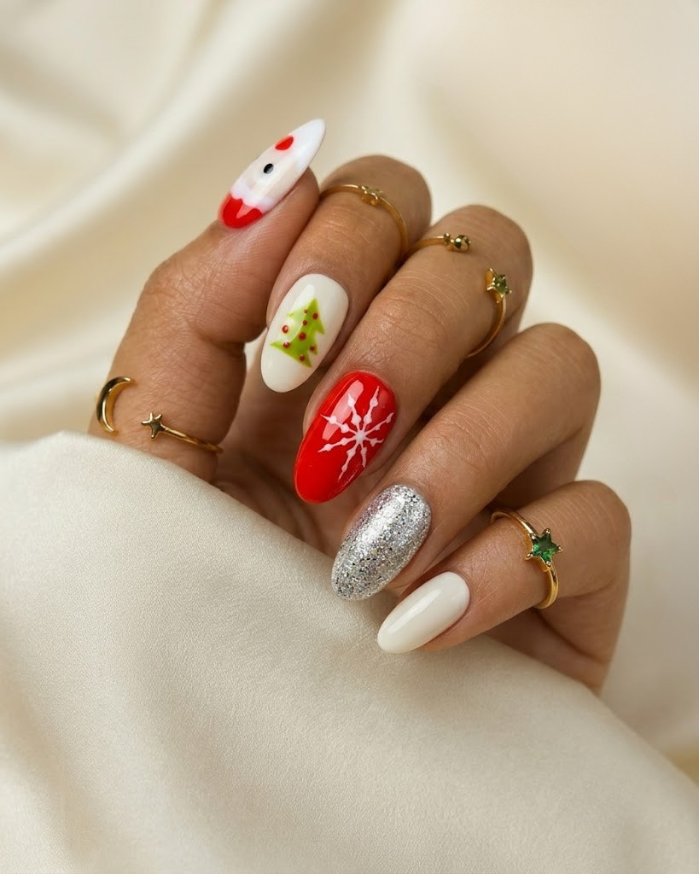 Press-on Nails Santa Magic