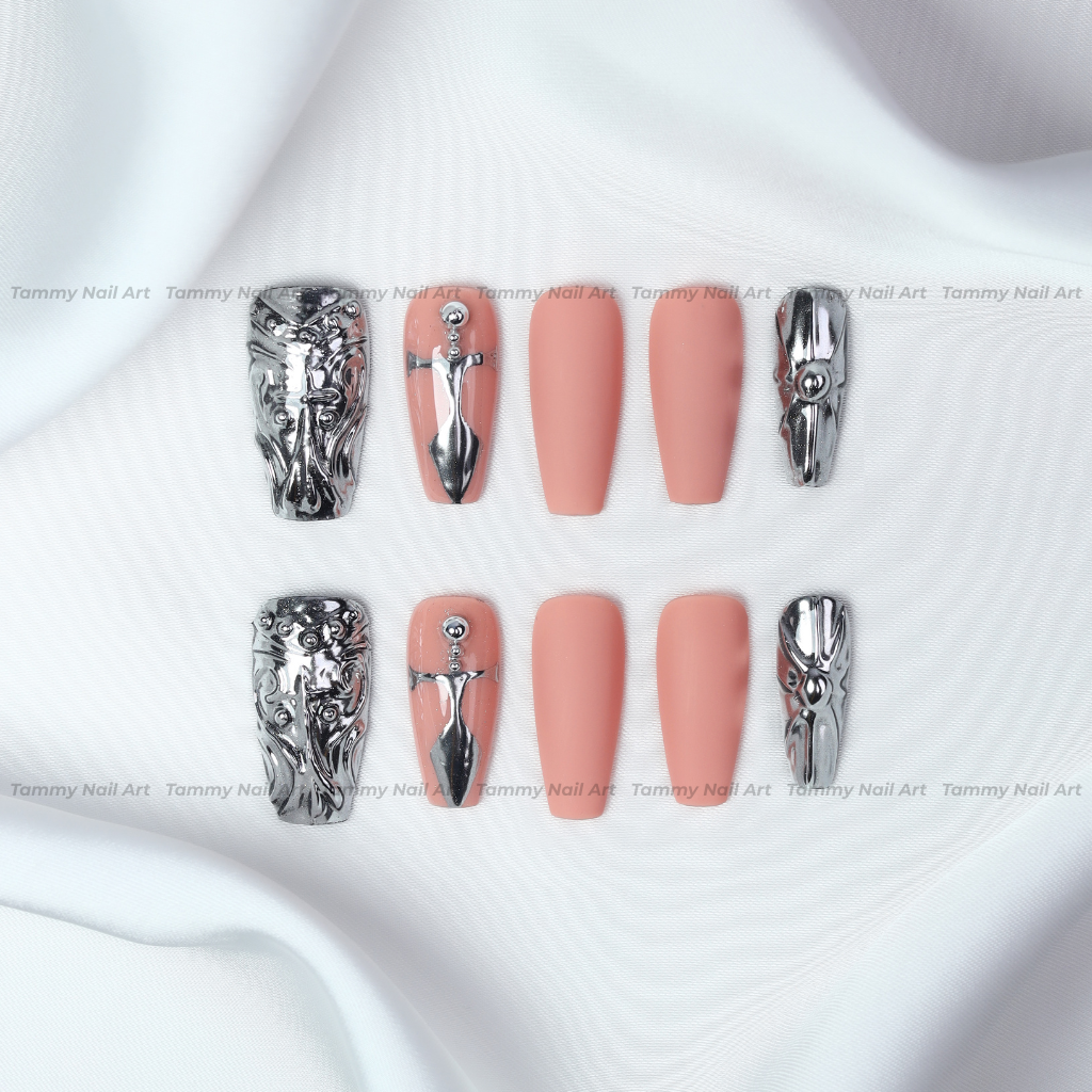 Press-on Nails Silver Rebel