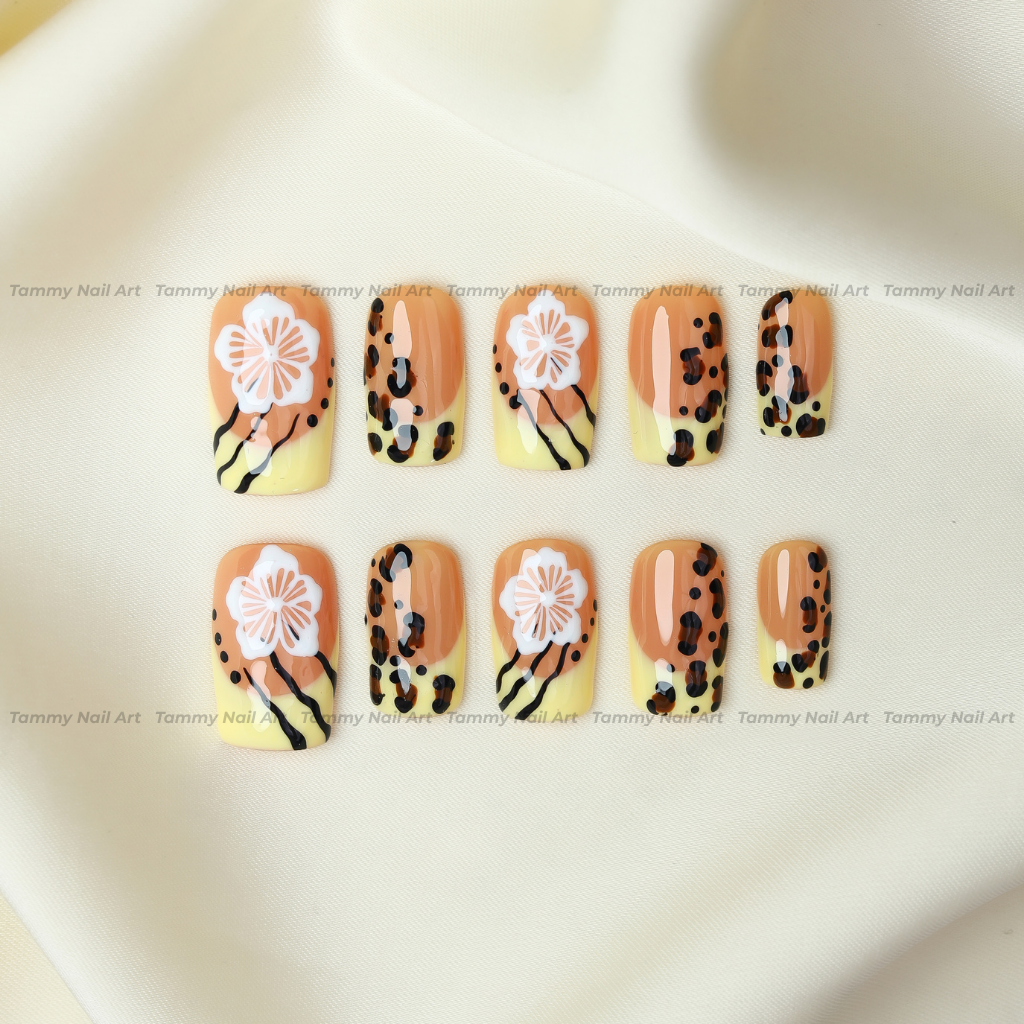 Press-on Nails Leopard Bloom