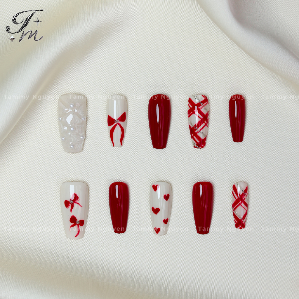Press On Nail Scarlet Ribbon