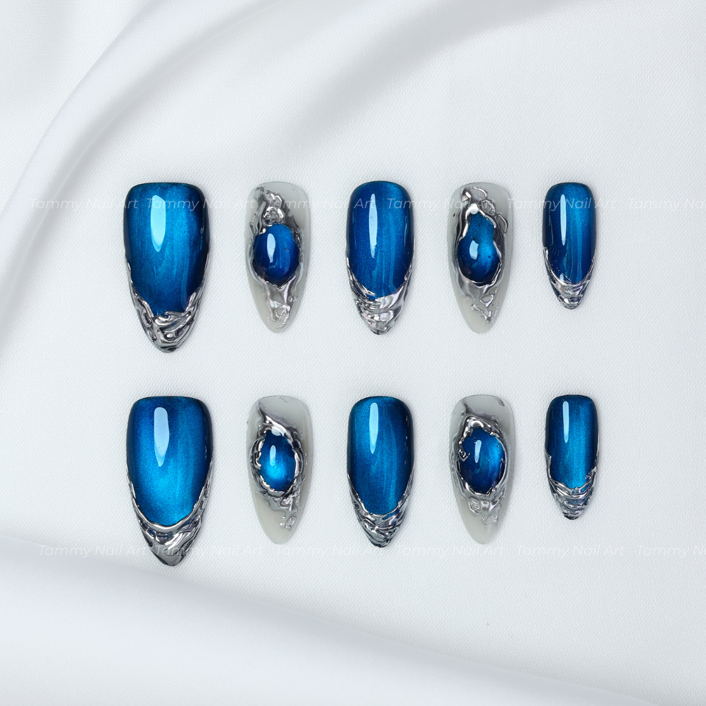 Press On Nail Y2K Ocean Chrome