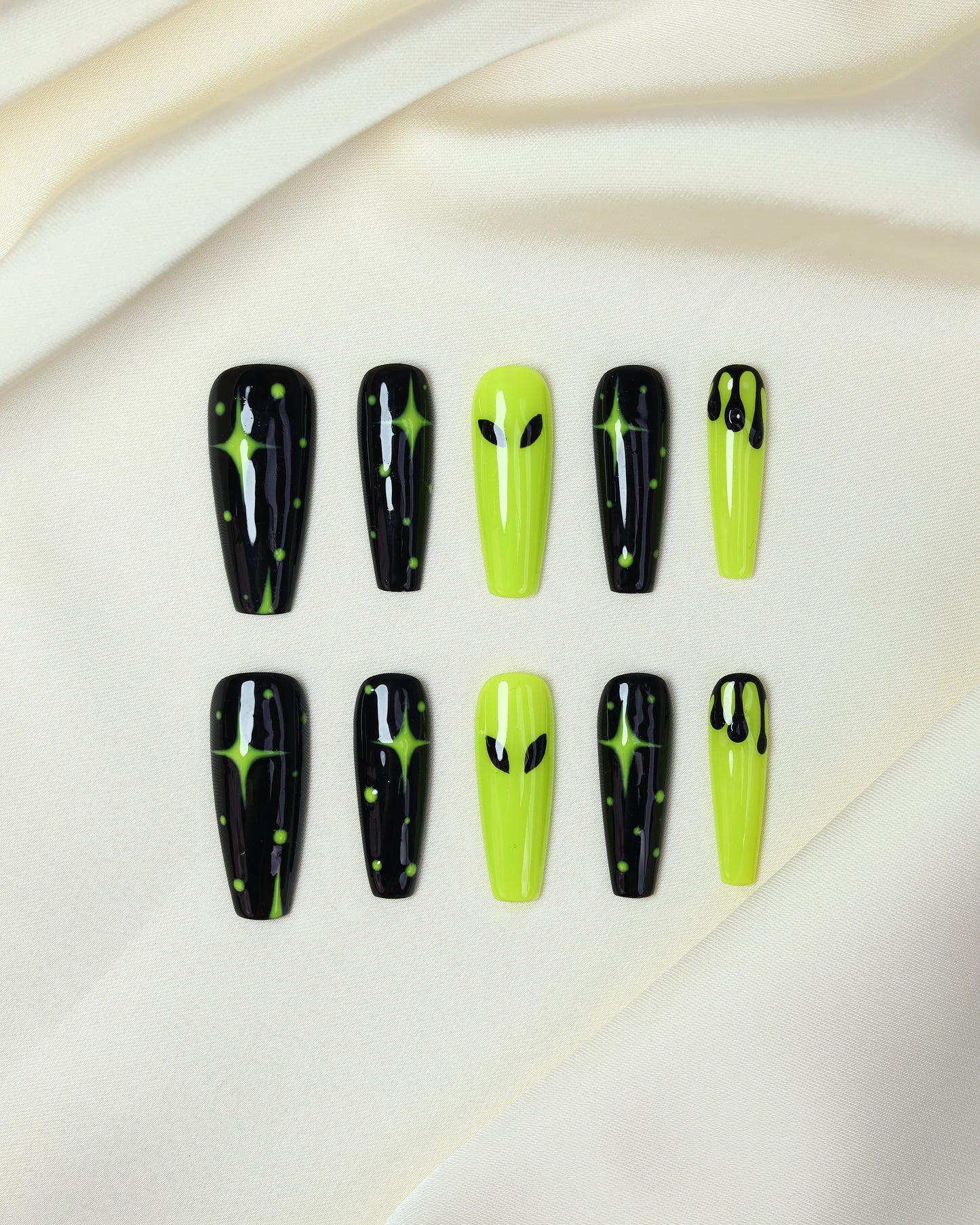 Press On Nail Y2K Neon Alien Star