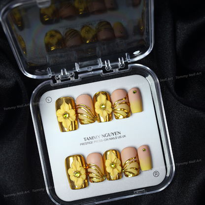 Press-on Nails Royal Bloom