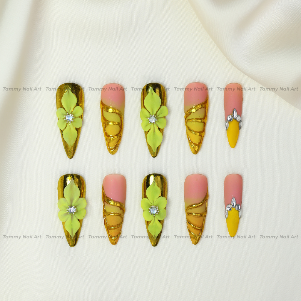 Press-on Nails Summer Bloom