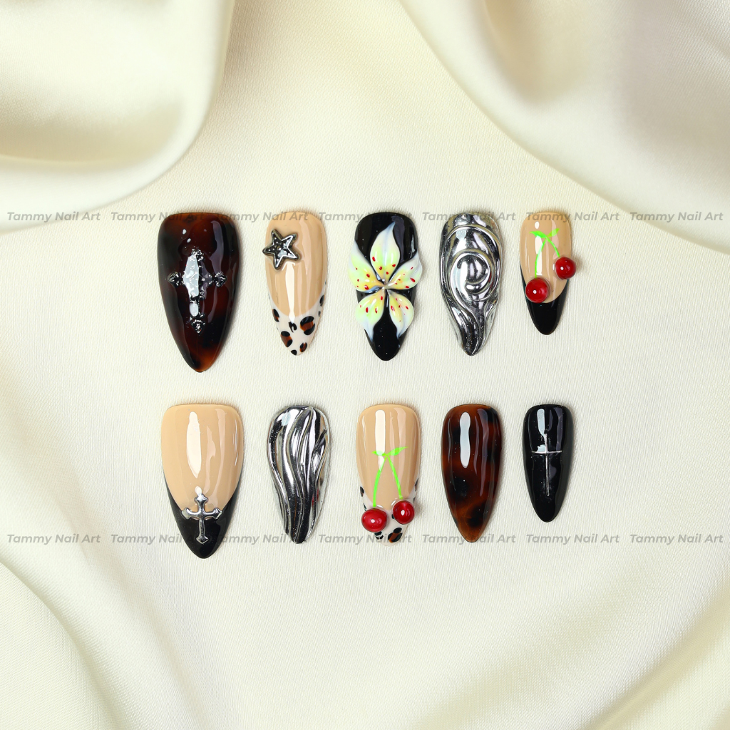 Press-on Nails Cherry Gothic