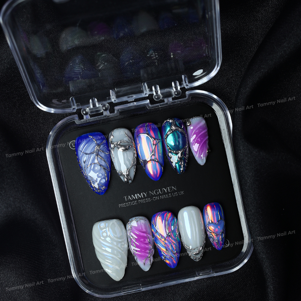 Press-on Nails Y2K Siren