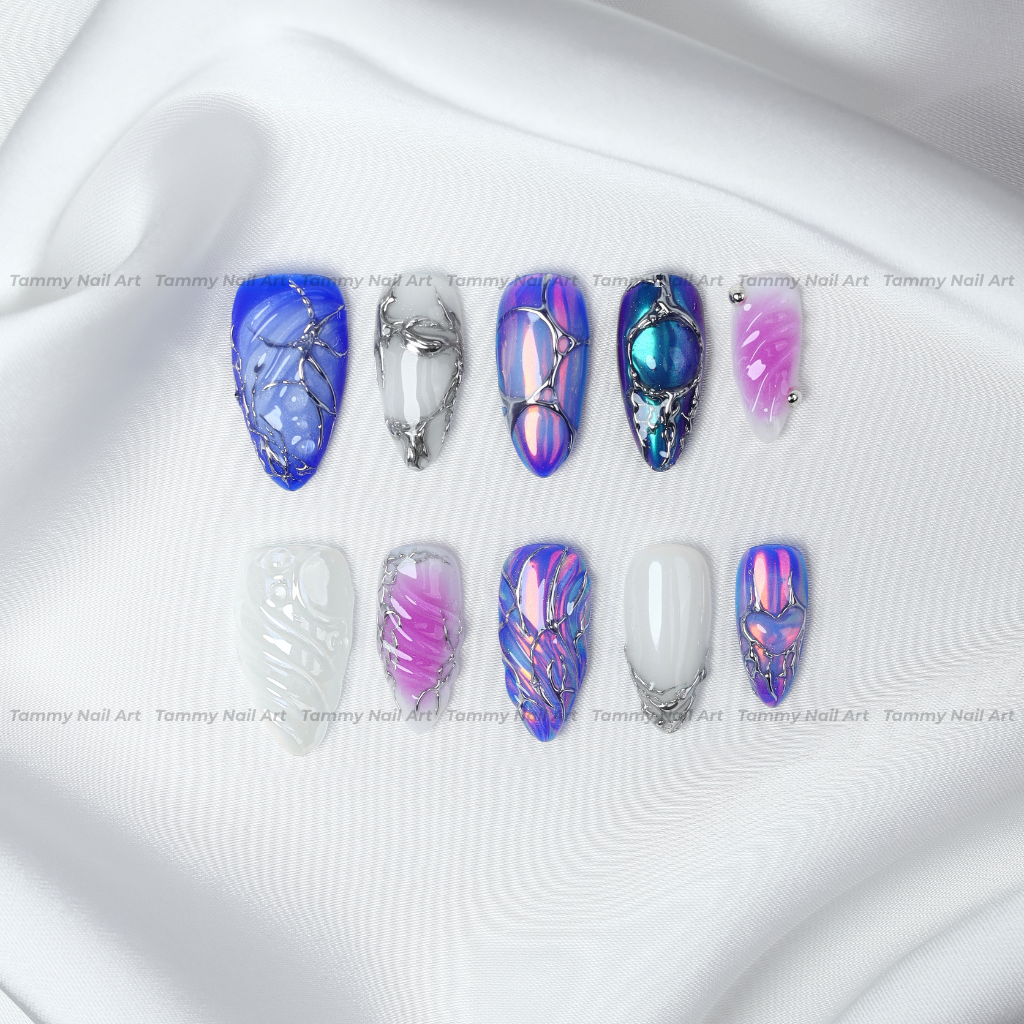 Press-on Nails Y2K Siren