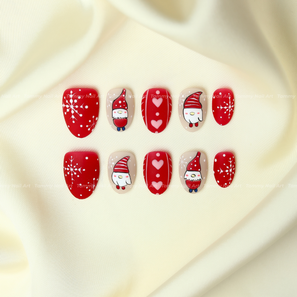 Press-on Nails Merry Gnome