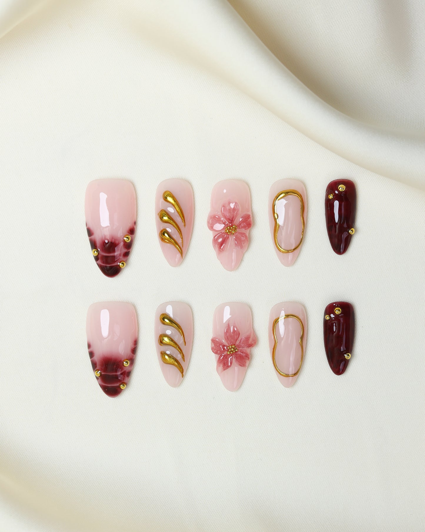 Press On Nail Almond Gold Chrome