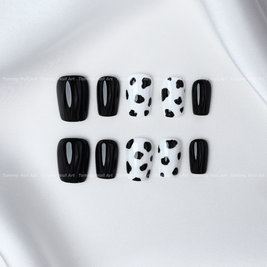 Press-on Nails Cow Print Chic