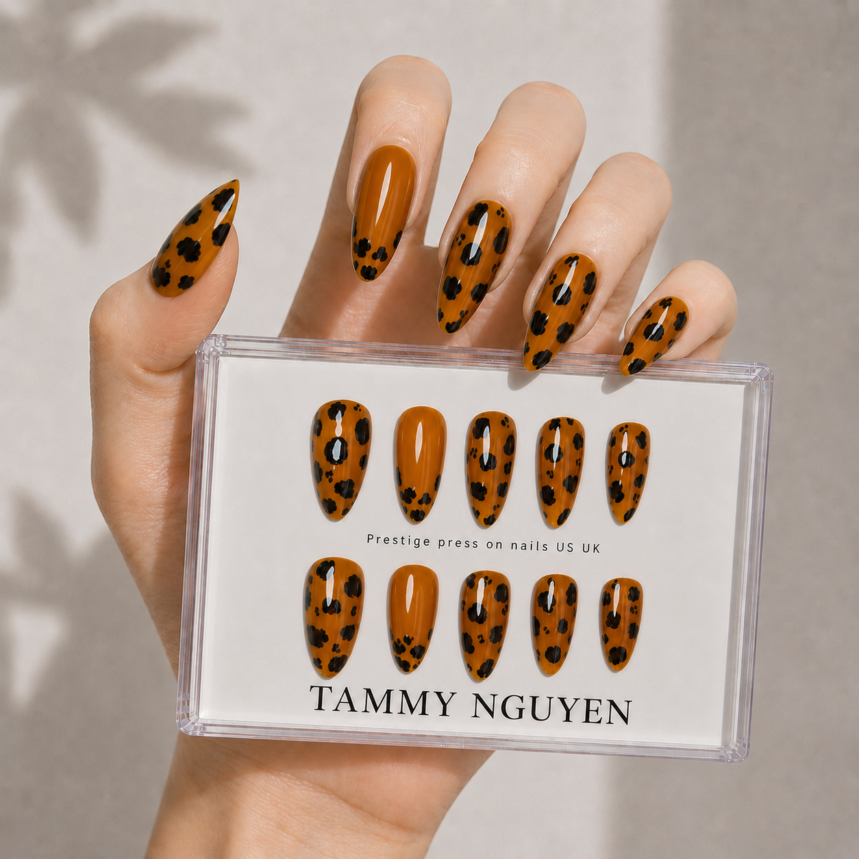 Press On Nail Chic Tortoise