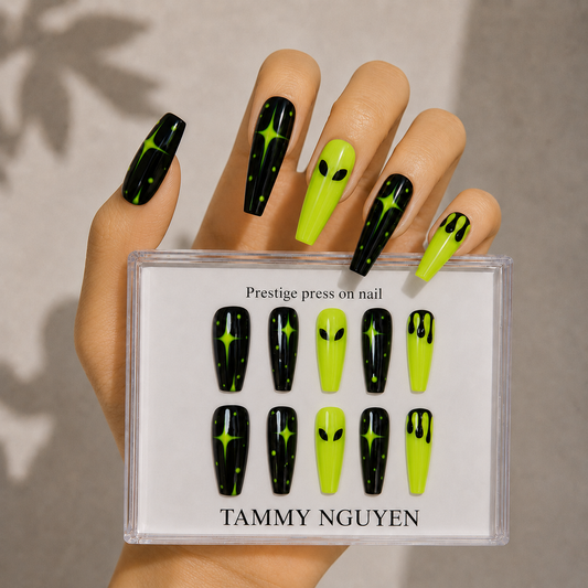 Press On Nail Y2K Neon Alien Star