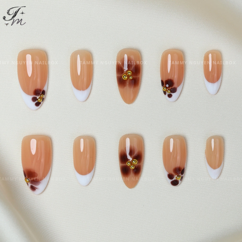 Press On Nail Caramel Petal French