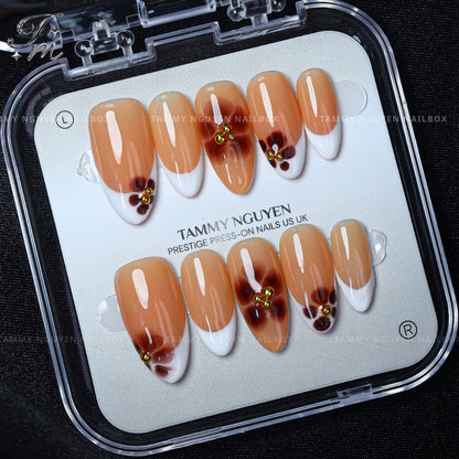 Press On Nail Caramel Petal French